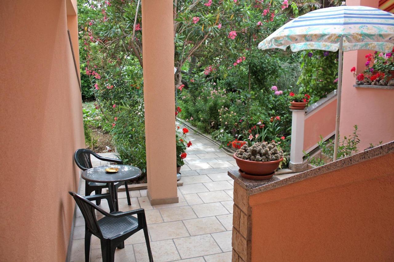 Apartments With A Parking Space Palit, Rab - 5028 מראה חיצוני תמונה